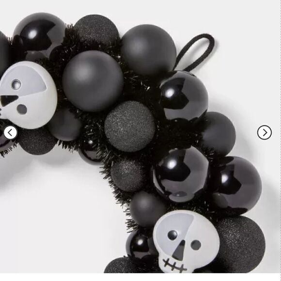 Target Halloween Wreath Shatterproof Bulbs & Skulls Hyde & Eek Black  17 Inches - Picture 3 of 6